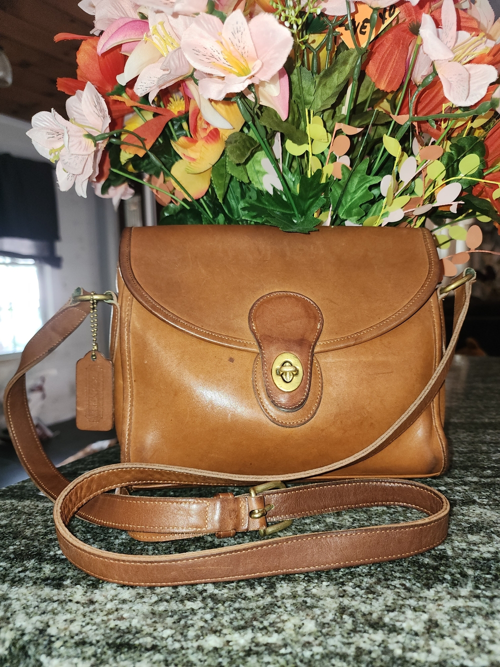 Coach Vintage Devon Early 90's Leather Turnlock Crossbody Bag